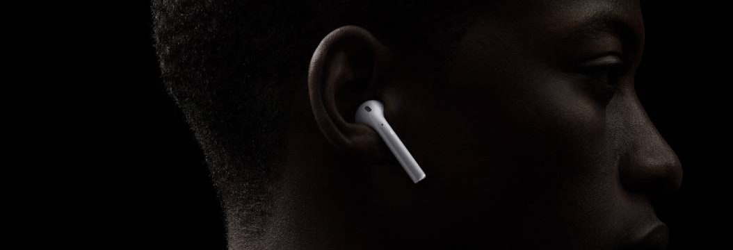 Apple AirPods za 599 zł. Rewelacyjna promocja na słuchawki od Apple!